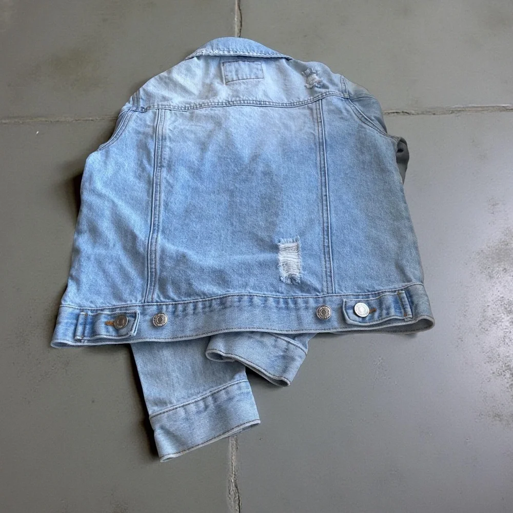 Forever 21 Y2K Jacket | Light Wash Size S Distressed grunge style